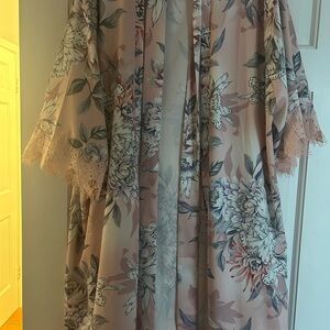 Le Rose Floral Kimono Robe with Lace Trim